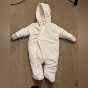 6-9mo baby White Plush Hooded Baby Bunting